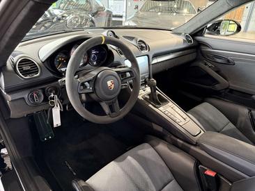 Porsche 718 Cayman GT4 RS — photo 13