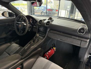 Porsche 718 Cayman GT4 RS — photo 15