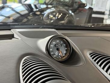 Porsche 718 Cayman GT4 RS — photo 19