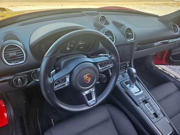 Porsche 718 Boxster T — photo 12