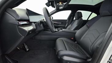 BMW Série 5 M Sport 550e XDrive — photo 20