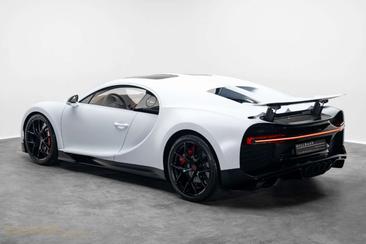 Bugatti Chiron — photo 2