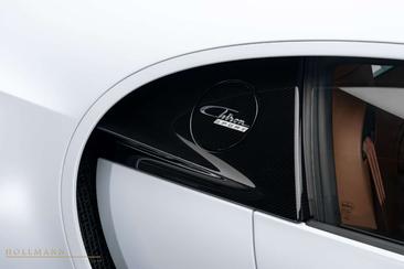 Bugatti Chiron — photo 9
