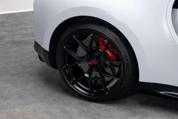 Bugatti Chiron — photo 11