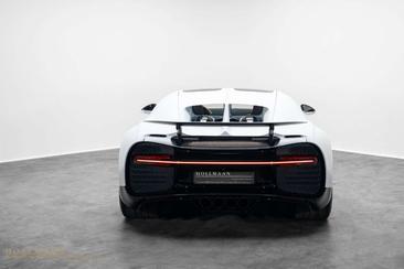 Bugatti Chiron — photo 13