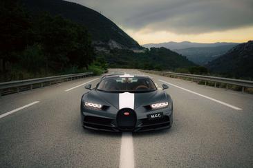 Bugatti Chiron — photo 2