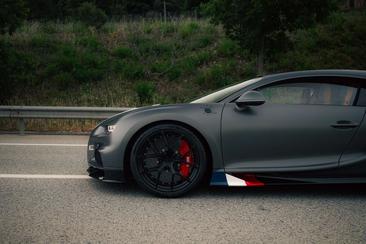Bugatti Chiron — photo 13