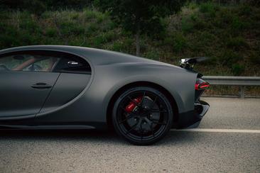 Bugatti Chiron — photo 15
