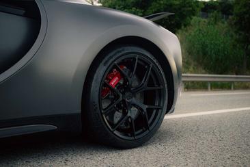 Bugatti Chiron — photo 19