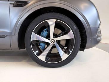 Bentley Bentayga Hybrid — photo 6