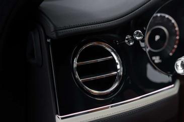 Bentley Flying Spur V8 Mulliner — photo 6