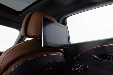 Bentley Flying Spur V8 Mulliner — photo 10