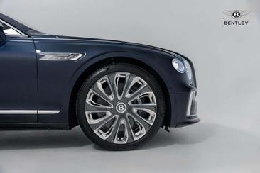 Bentley Flying Spur V8 Mulliner — photo 12