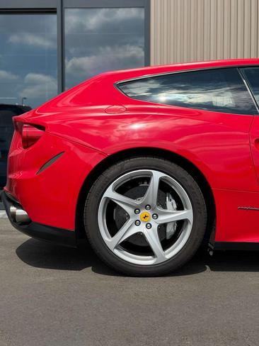 Ferrari FF — photo 9