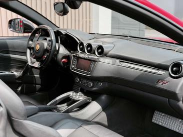 Ferrari FF — photo 10