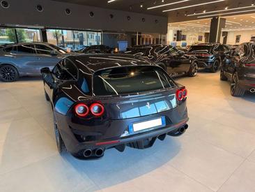Ferrari GTC4Lusso — photo 4