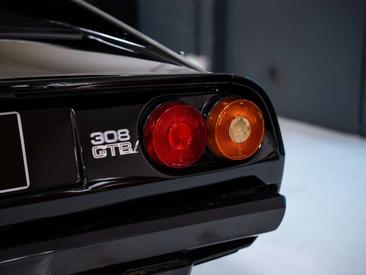 Ferrari 308 — photo 12