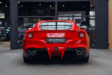 Ferrari F12 Berlinetta — photo 4