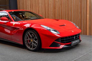 Ferrari F12 Berlinetta — photo 10