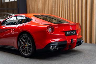 Ferrari F12 Berlinetta — photo 11