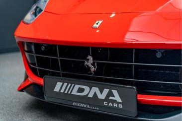 Ferrari F12 Berlinetta — photo 18
