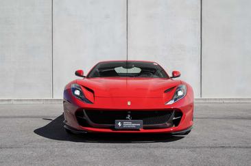 Ferrari 812 Superfast — photo 2