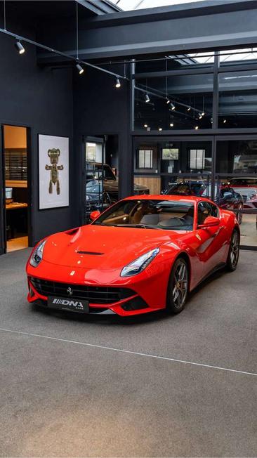 Ferrari F12 Berlinetta — photo 25