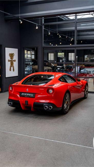 Ferrari F12 Berlinetta — photo 27