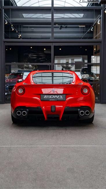Ferrari F12 Berlinetta — photo 28