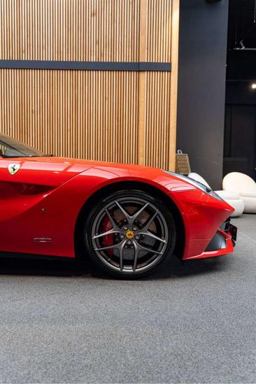Ferrari F12 Berlinetta — photo 30