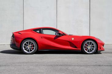 Ferrari 812 Superfast — photo 6