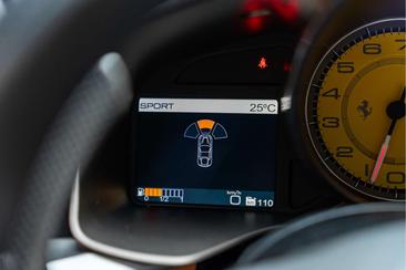 Ferrari F12 Berlinetta — photo 48