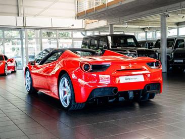 Ferrari 488 — photo 8