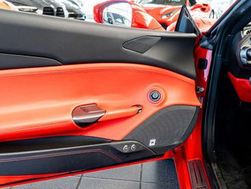 Ferrari 488 — photo 12
