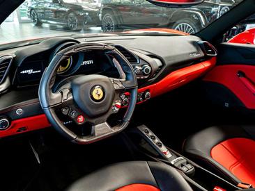 Ferrari 488 — photo 14
