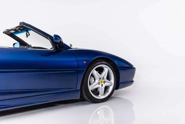 Ferrari F355 — photo 12