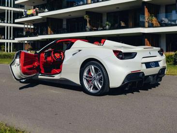 Ferrari 488 Spider — photo 10