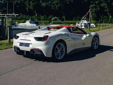 Ferrari 488 Spider — photo 12