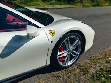 Ferrari 488 Spider — photo 15