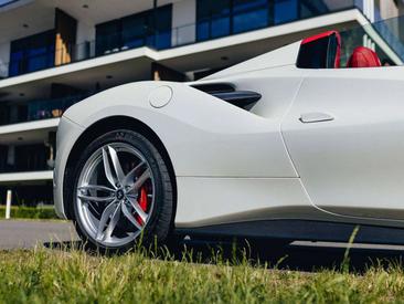 Ferrari 488 Spider — photo 17