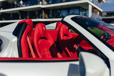 Ferrari 488 Spider — photo 25