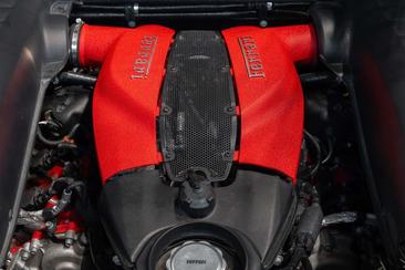 Ferrari F8 Tributo — photo 38