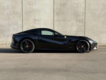 Ferrari F12 Berlinetta — photo 6