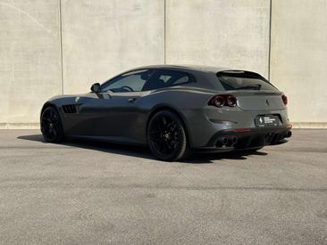 Ferrari GTC4Lusso — photo 4
