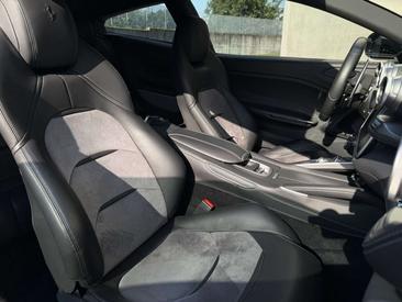 Ferrari GTC4Lusso — photo 9