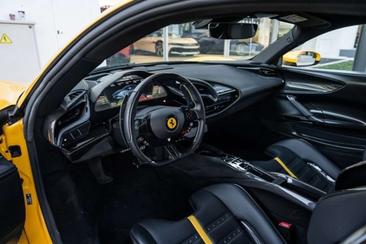 Ferrari SF90 Stradale — photo 18