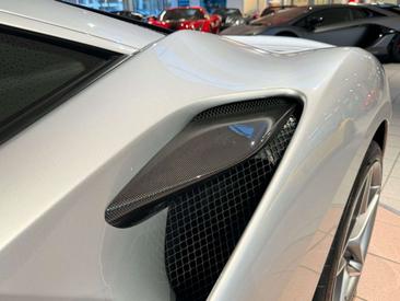 Ferrari F8 Tributo — photo 16
