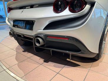 Ferrari F8 Tributo — photo 17