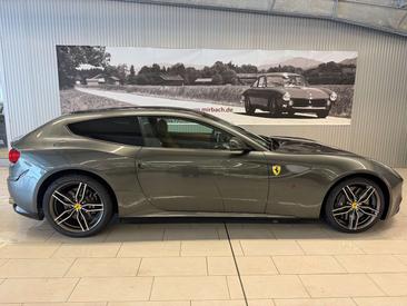 Ferrari FF — photo 5