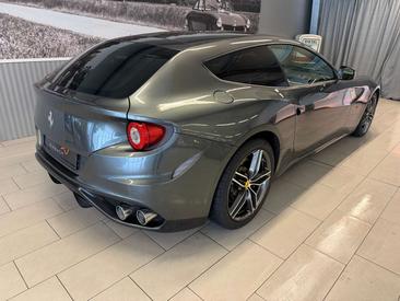 Ferrari FF — photo 6